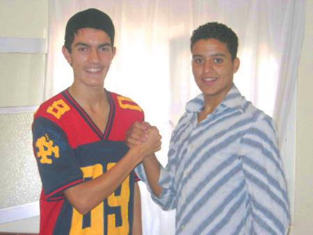 MUCHO &  AD